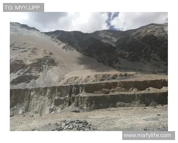 深度对话：探索黄娜在英雄联盟中的成长与挑战之路