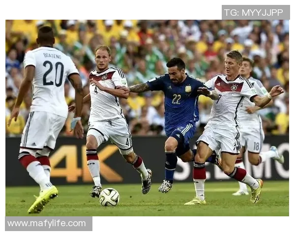 成都足球队荣登足球团队协作排行榜第十名展现团队精神与实力 成都足球队荣登足球团队协作排行榜第十名展现团队精神与实力